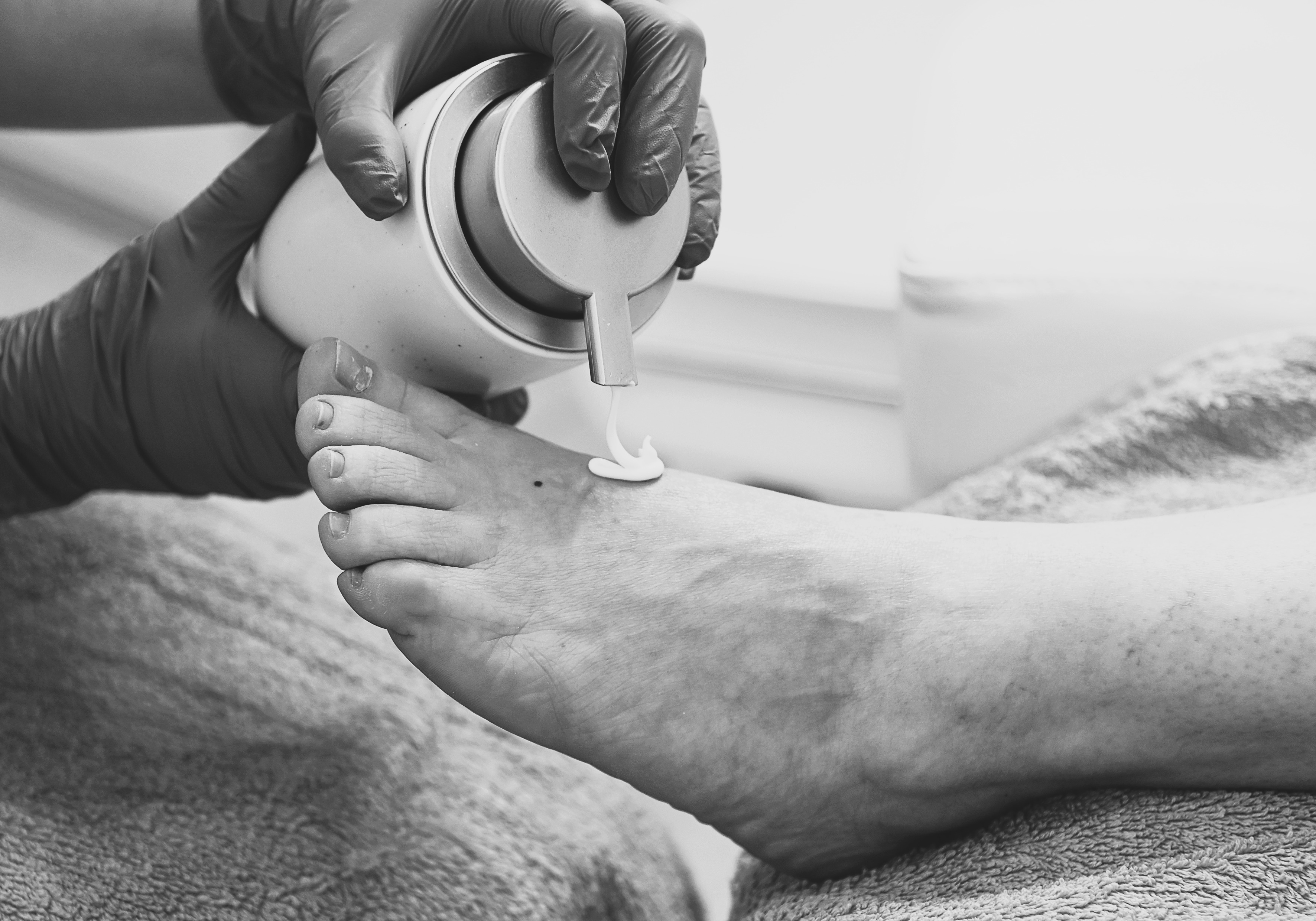 Verwöhnung mit hochwertigen Cremen 